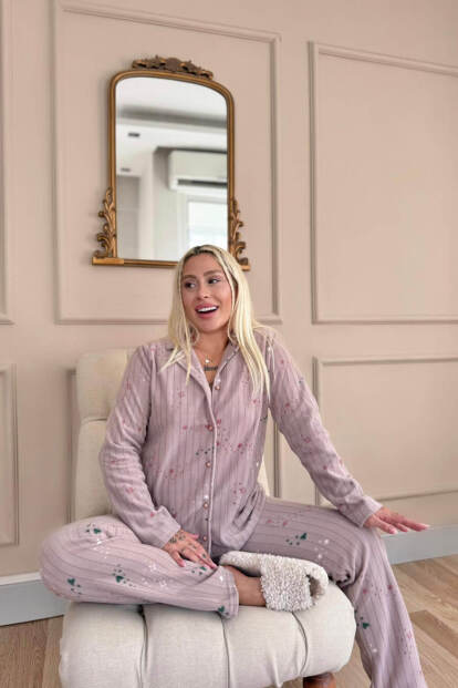 Mor Gri Yıldızlı Kalp Desenli Önden Düğmeli Peluş Polar Pijama Takımı - 4