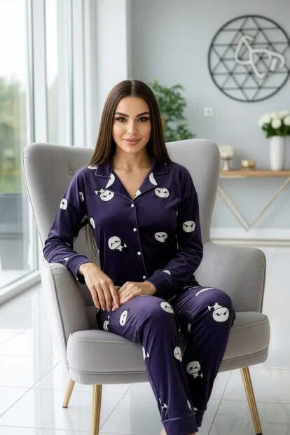 Mor Pengiu Desenli Exclusive Önden Düğmeli Kadife Kadın Pijama Takımı - 4