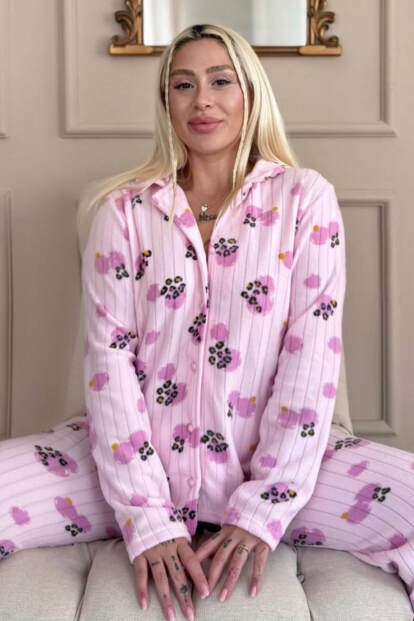 Pati Desenli Önden Düğmeli Peluş Polar Pijama Takımı 