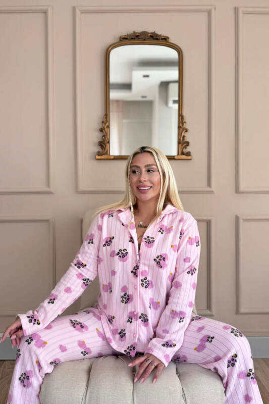 Pati Desenli Önden Düğmeli Peluş Polar Pijama Takımı - Pijamaevi (3)