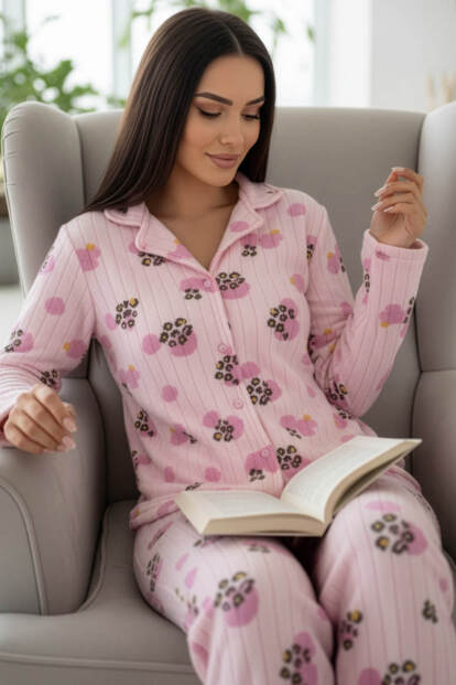 Pati Desenli Önden Düğmeli Peluş Polar Pijama Takımı 