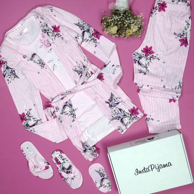 Pembe Çiçek Desenli Sabahlıklı Pijama Takımı - 2