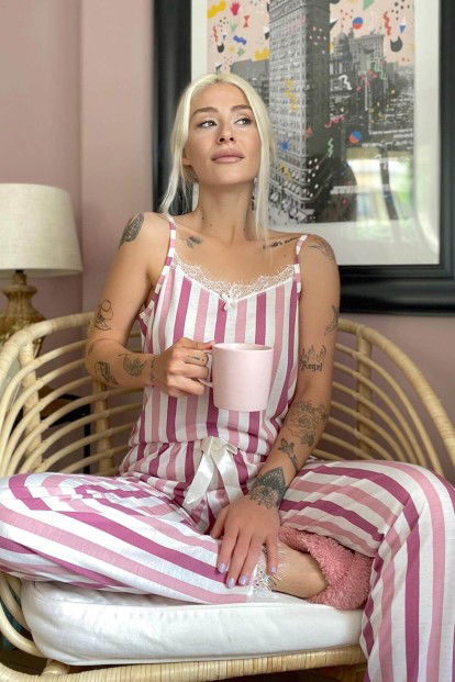 Pembe Çizgi Dantelli İp Askılı Örme Kadın Pijama Takımı - 1
