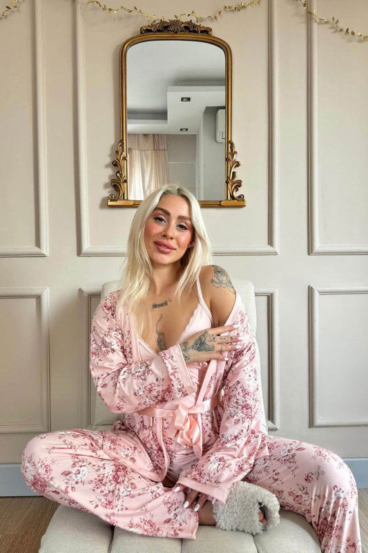 Pembe Flore Exclusive Örme Sabahlıklı Kadın Pijama Takımı - Pijamaevi (1)