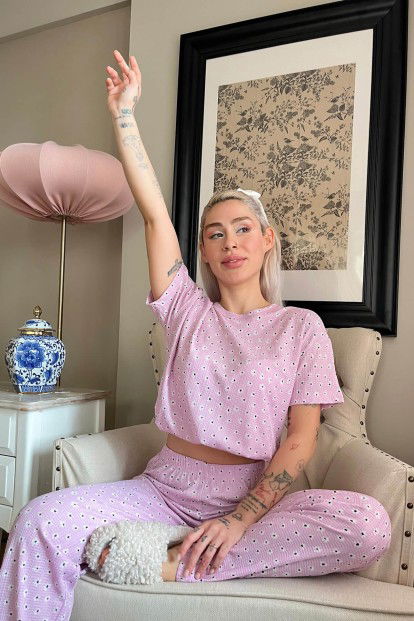 Pembe Flowers Desenli Örme Crop Kısa Kol Kadın Pijama Takımı - 2