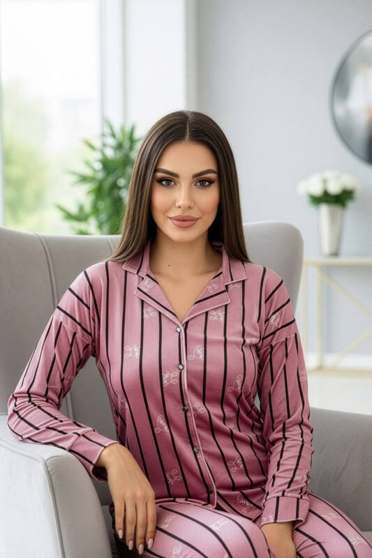 Pembe Lineo Desenli Exclusive Önden Düğmeli Kadife Kadın Pijama Takımı - Pijamaevi (1)