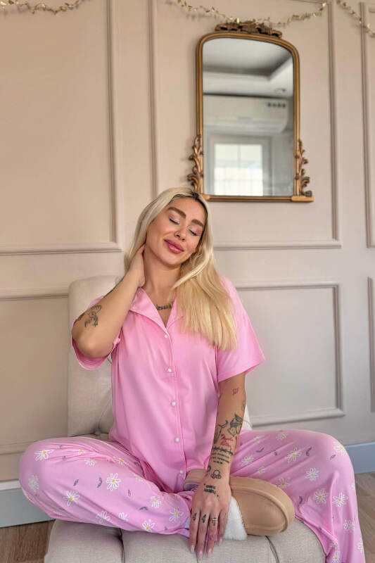 Pembe Soft Daisy Desenli Bambu Önden Düğmeli Kısa Kol Pijama Takımı - Pijamaevi (1)