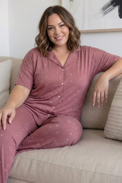 Pembe Yıldız Desenli Büyük Beden Kısa Kollu Önden Düğmeli Bambu Kadın Pijama Takımı - 2
