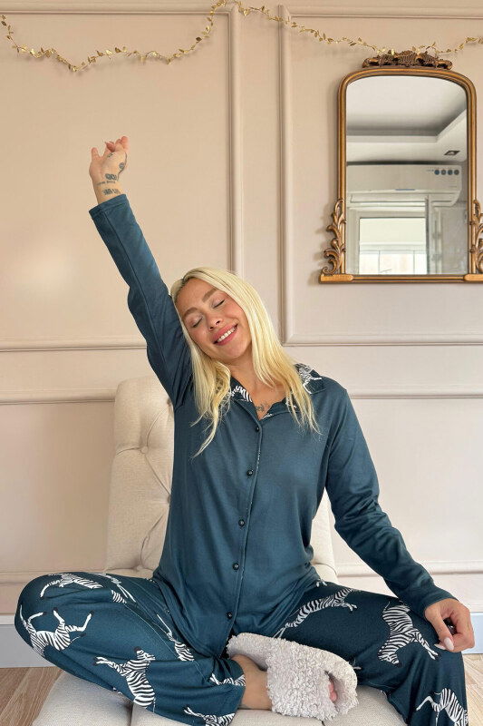 Petrol Zebra Desenli Termal Önden Düğmeli Kadın Pijama Takımı - Pijamaevi (3)