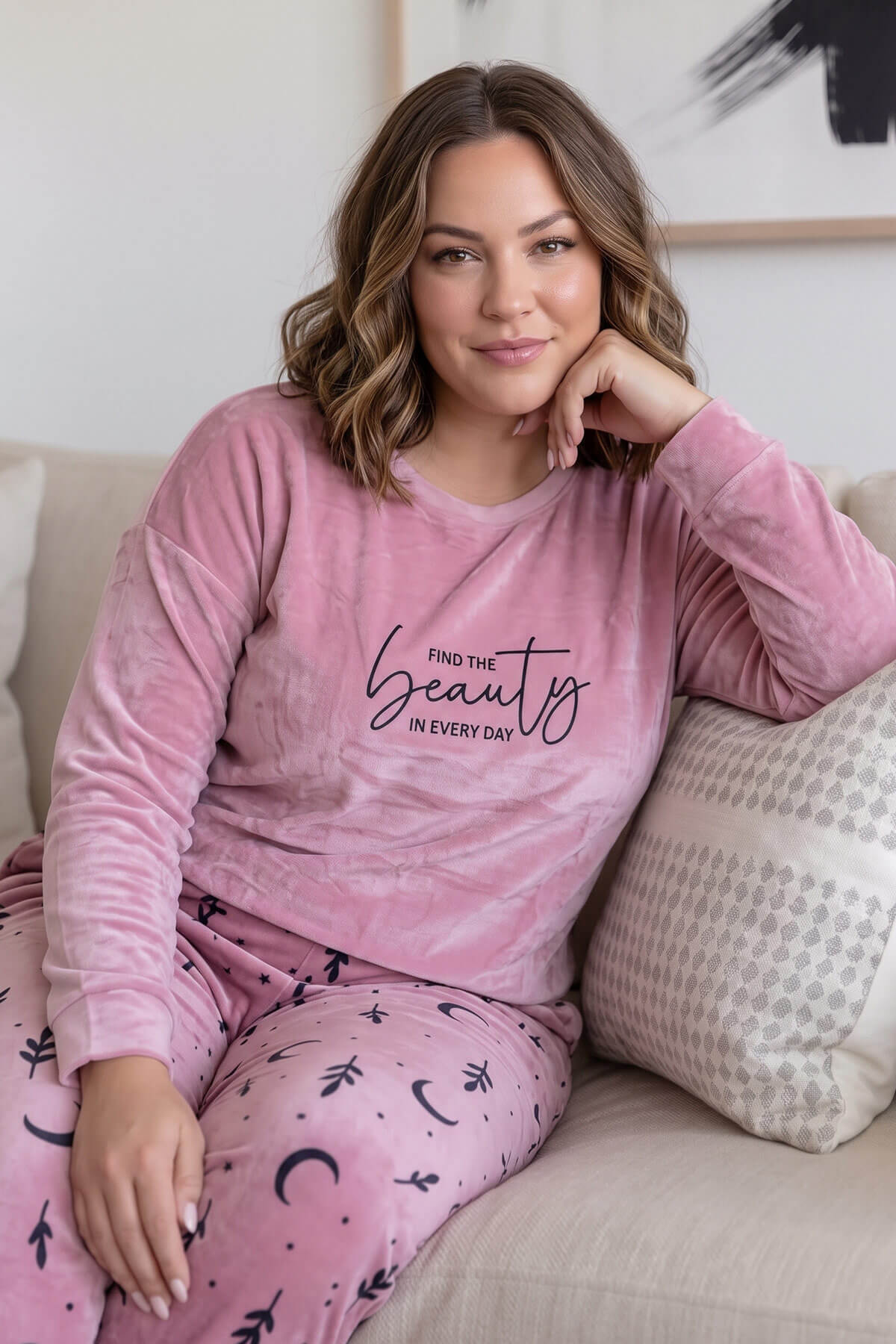Pudra Beauty Desenli Exclusive Battal Büyük Beden Kadife Kadın Pijama Takımı  - Pijamaevi (1)