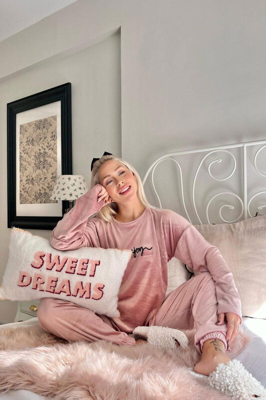 Pudra Enjoy Desenli Exclusive Kadife Kadın Pijama Takımı  - Pijamaevi (3)