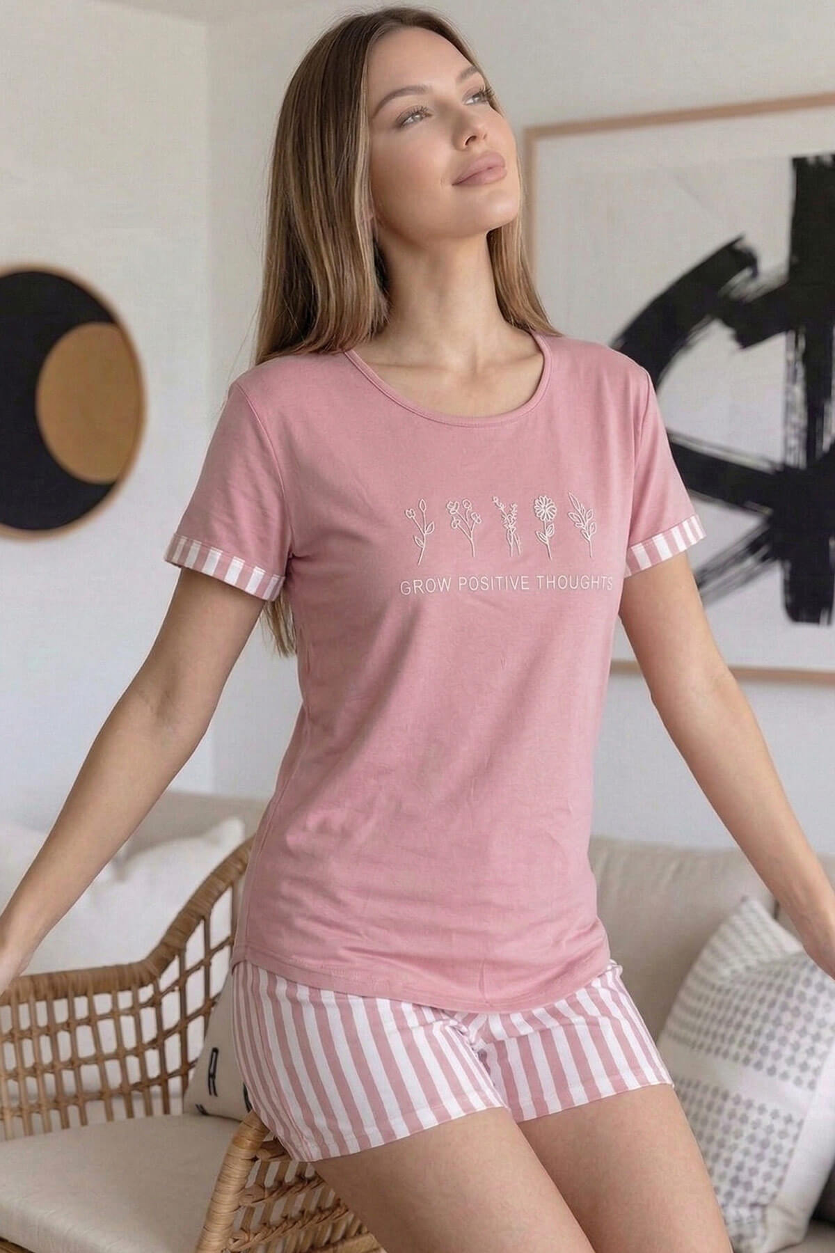 Pudra Positive Desenli Bambu Kısa Kol Şortlu Kadın Pijama Takımı - Pijamaevi