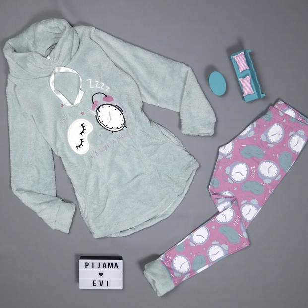 Saat Desenli Tam Peluş Pijama Takımı - 2