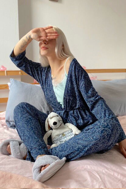 Şal Baskılı Sabahlıklı Pijama Takımı - 3