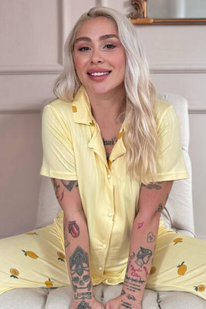 Sarı Citrus Charm Desenli Önden Düğmeli Marlenka Pijama Takımı 