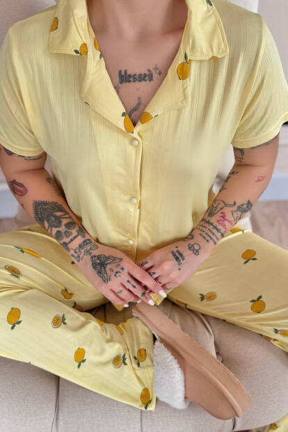 Sarı Citrus Charm Desenli Önden Düğmeli Marlenka Pijama Takımı - 5