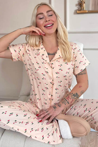 Sarı Royal Cherry Desenli Bambu Önden Düğmeli Kısa Kol Pijama Takımı - 1
