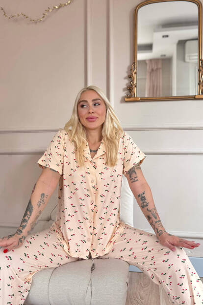 Sarı Royal Cherry Desenli Bambu Önden Düğmeli Kısa Kol Pijama Takımı - 3