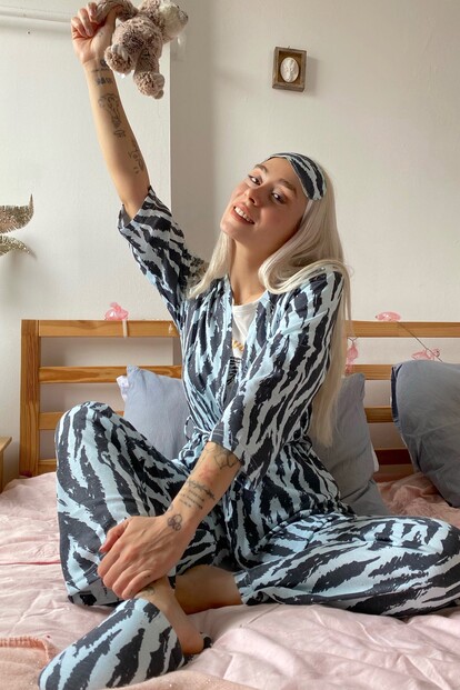 Savage Baskılı Sabahlıklı Pijama Takımı - 1