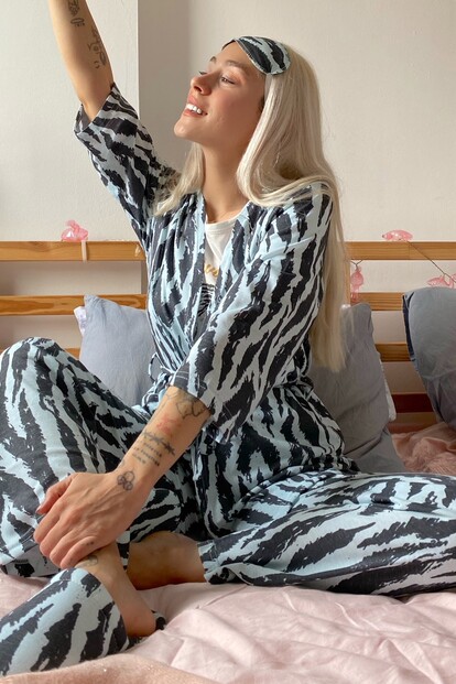 Savage Baskılı Sabahlıklı Pijama Takımı - 3