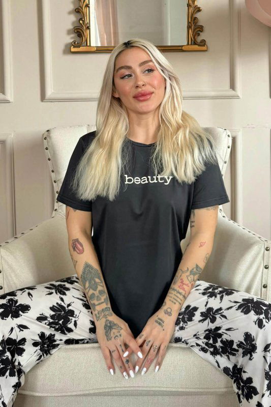 Siyah Beauty Desenli Kısa Kollu Örme Kadın Pijama Takımı - Pijamaevi (1)
