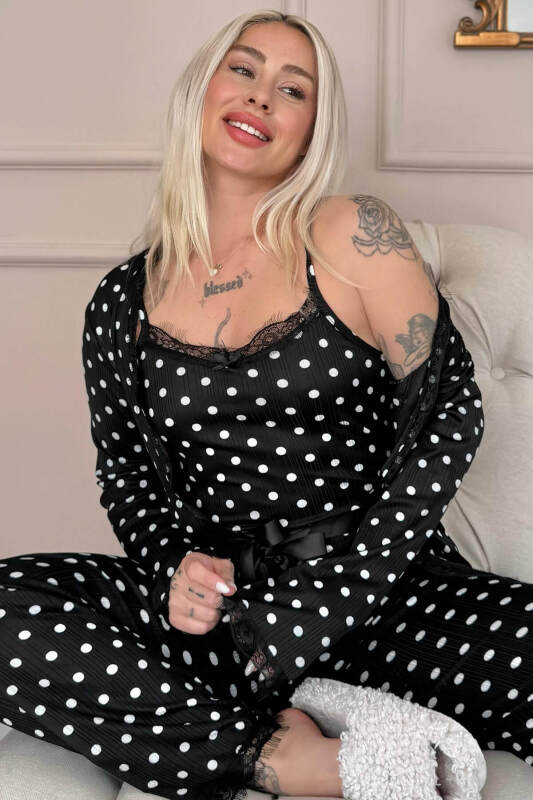 Siyah Beyaz Puantiye Desenli Sabahlıklı Pegasus Pijama Takımı - Pijamaevi