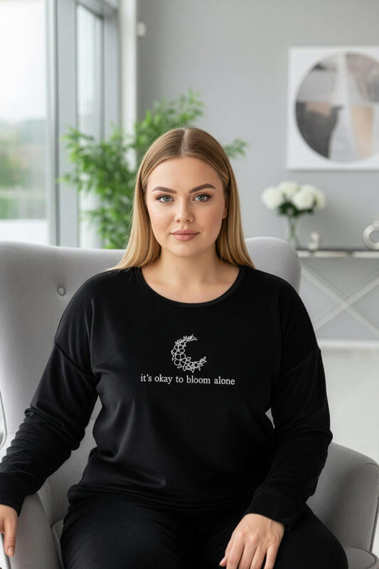 Siyah Bloom Desenli Exclusive Battal Büyük Beden Kadife Kadın Pijama Takımı  - Pijamaevi (2)