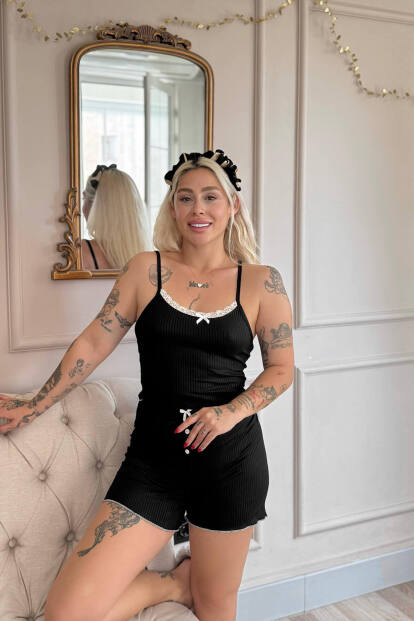 Siyah Chic Comfort Dantelli Örme Askılı Şortlu Kadın Pijama Takımı - 4