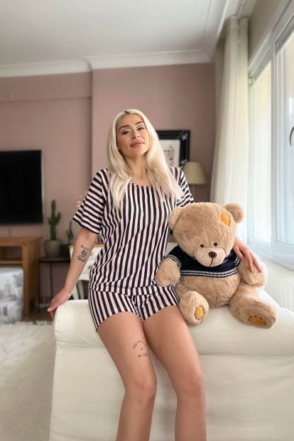 Siyah Çizgi Baskılı Şortlu Kadın Pijama Takımı - 2