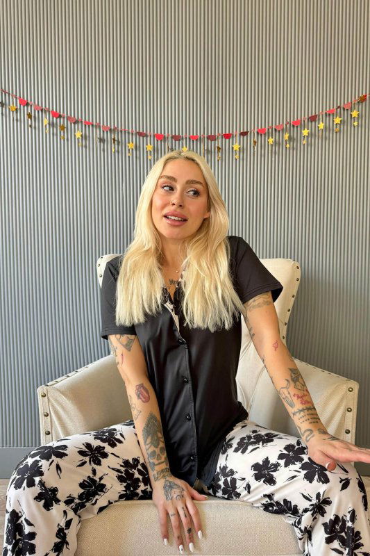 Siyah Florado Exclusive Önden Düğmeli Kısa Kollu Kadın Pijama Takımı - Pijamaevi (3)