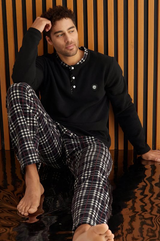 Siyah Kırmızı Ekose Desenli Polar Erkek Pijama Takımı - Pijamaevi