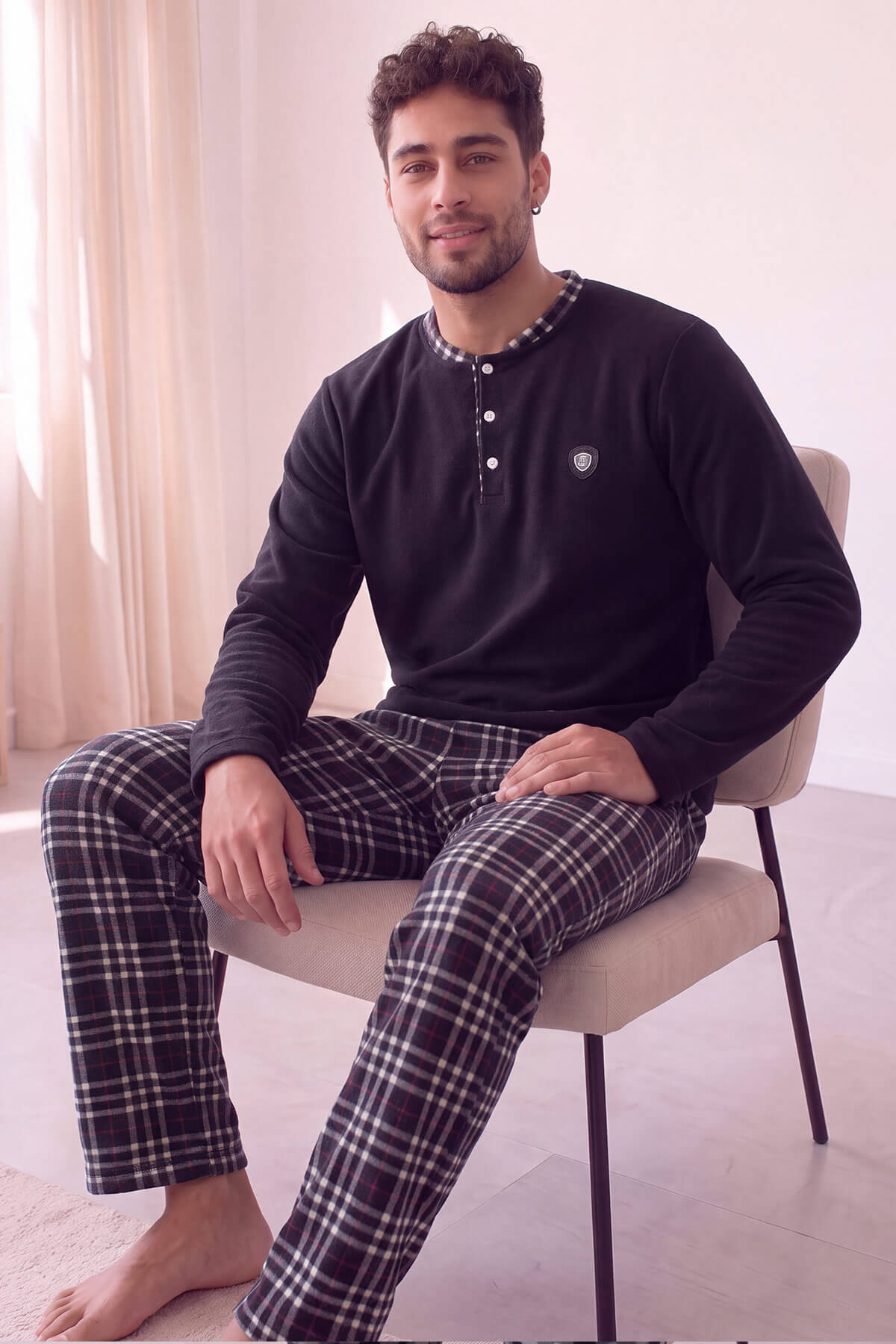 Siyah Kırmızı Ekose Desenli Polar Erkek Pijama Takımı - Pijamaevi