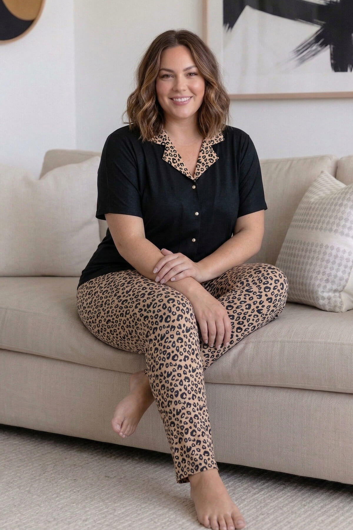 Siyah Leopar Desenli Büyük Beden Kısa Kollu Önden Düğmeli Bambu Kadın Pijama Takımı - Pijamaevi (1)