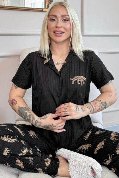 Siyah Leopar Desenli Zincir Önden Düğmeli Kısa Kol Kadın Pijama - 1