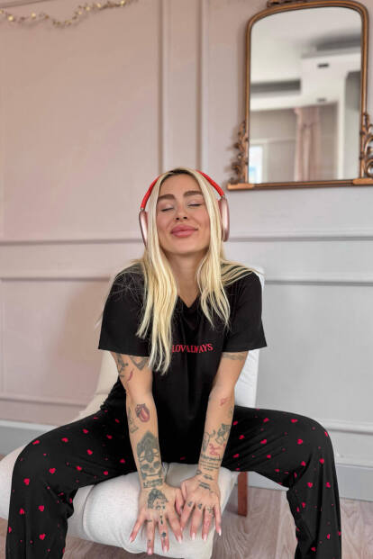 Siyah Love Desenli Bambu Kısa Kol Kadın Pijama Takımı - 2
