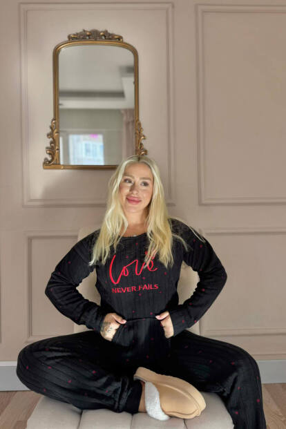 Siyah Love Desenli Kanguru Cepli Peluş Polar Pijama Takımı - 2