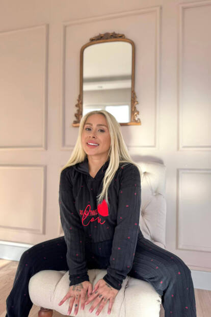 Siyah Love Desenli Kapşonlu Peluş Polar Pijama Takımı - 3