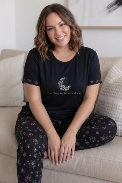 Siyah Moon Desenli Büyük Beden Battal Bambu Kısa Kol Kadın Pijama Takımı - 4