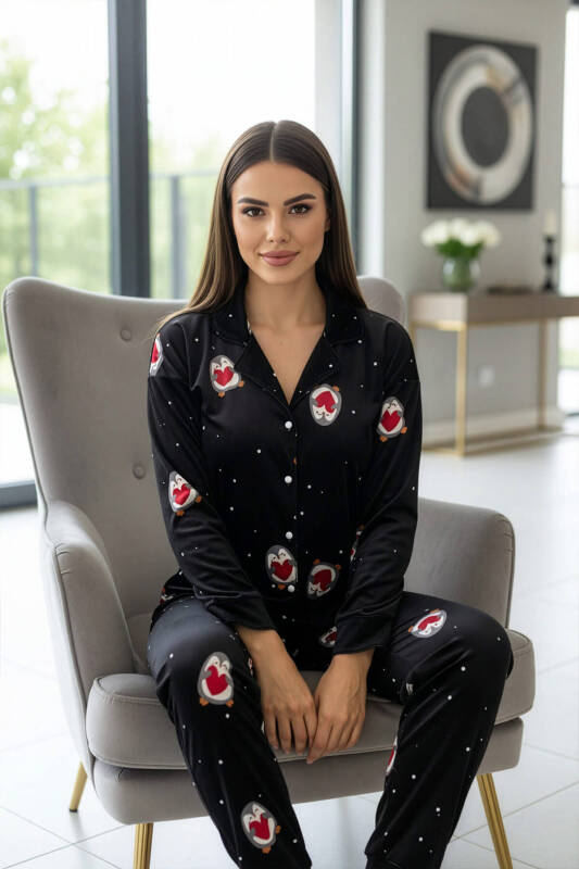 Siyah Nordic Desenli Exclusive Önden Düğmeli Kadife Kadın Pijama Takımı - Pijamaevi (1)
