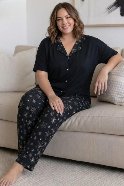 Siyah Papatya Desenli Büyük Beden Kısa Kollu Önden Düğmeli Bambu Kadın Pijama Takımı - 2