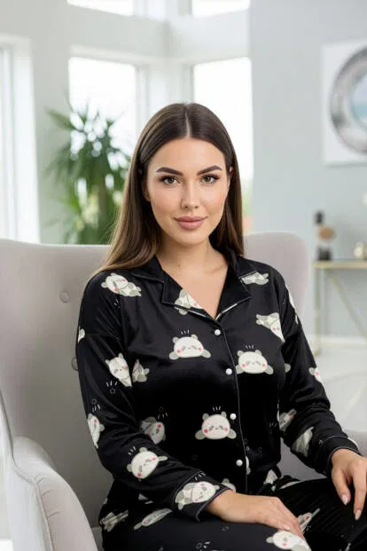 Siyah Pengiu Desenli Exclusive Önden Düğmeli Kadife Kadın Pijama Takımı - 2