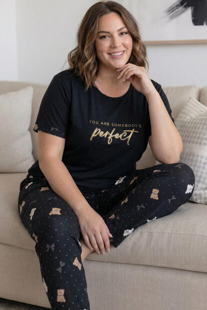 Siyah Perfect Desenli Büyük Beden Battal Bambu Kısa Kol Kadın Pijama Takımı 
