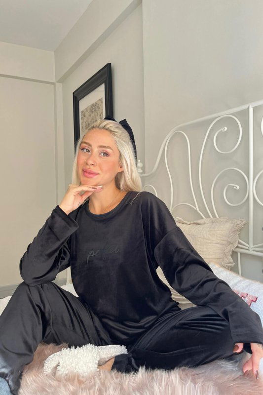 Siyah Perfect Desenli Exclusive Kadife Kadın Pijama Takımı  - Pijamaevi (2)