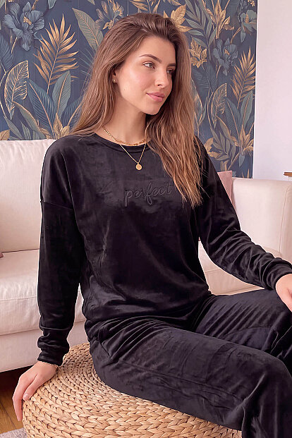 Siyah Perfect Desenli Exclusive Kadife Kadın Pijama Takımı  