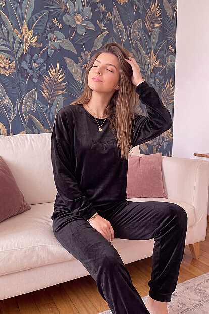 Siyah Perfect Desenli Exclusive Kadife Kadın Pijama Takımı  - 4