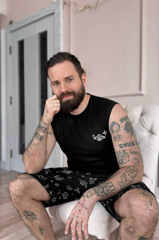 Siyah Space Baskılı Sıfır Kol Şortlu Erkek Pijama Takımı - Pijamaevi (1)