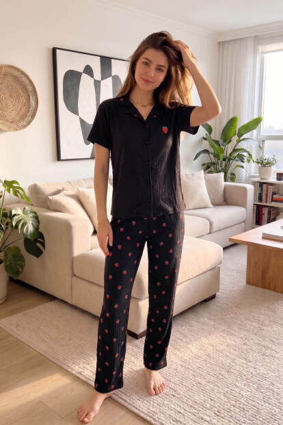 Siyah Strawberry Desenli Pegasus Önden Düğmeli Kısa Kol Pijama Takımı - 7