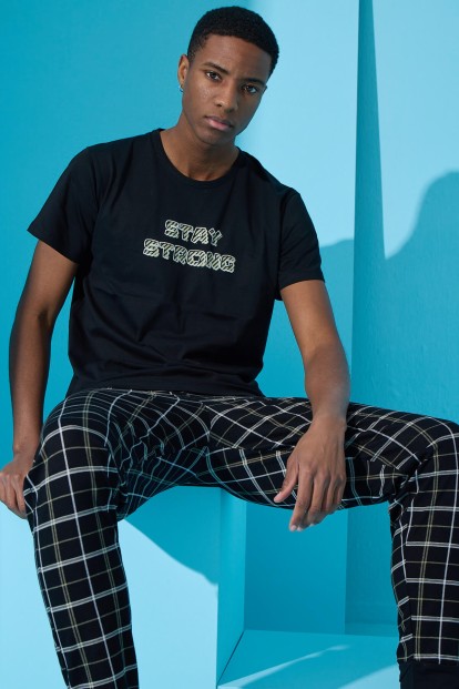 Siyah Strong Baskılı Kısa Kollu Erkek Pijama Takımı - 1