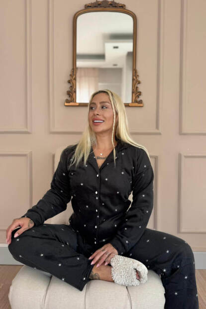 Siyah Yıldız Desenli Önden Düğmeli Peluş Polar Pijama Takımı - 3