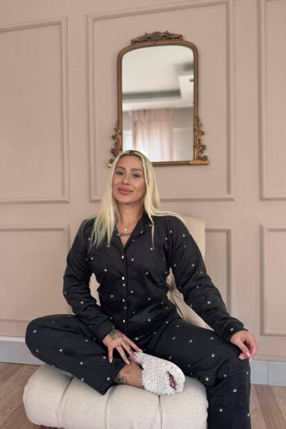 Siyah Yıldız Desenli Önden Düğmeli Peluş Polar Pijama Takımı - 4